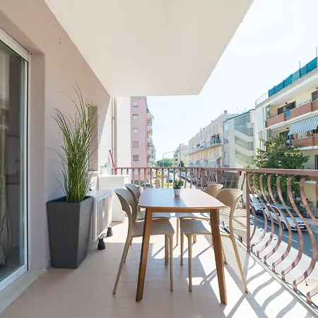 Casa A Due Passi Dal Mare شقة *