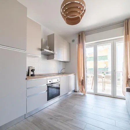 Casa A Due Passi Dal Mare * ألبا أدرياتيكا